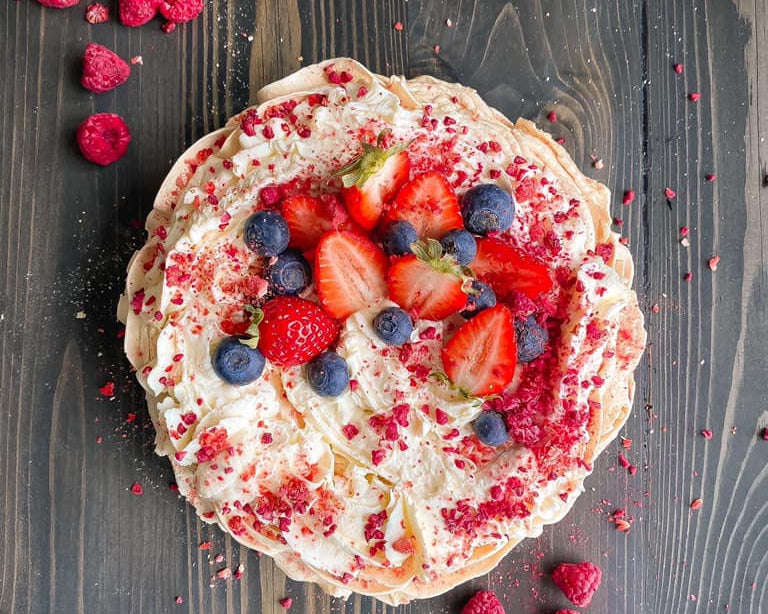 Pavlovas kūkas recepte no Māras Ziemeles (IG @edamskaisti) 💖