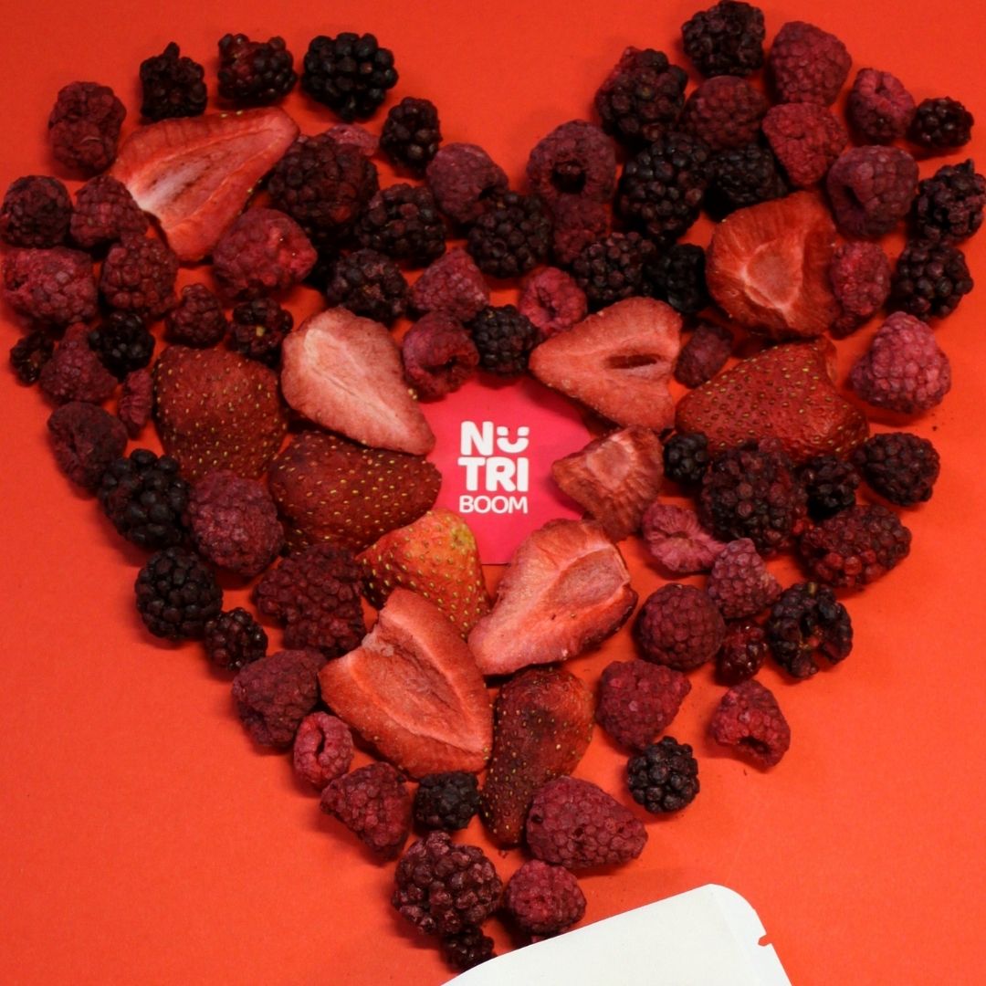 organic-bio-berries-mix-nutriboom-strawberries-raspberries-blackberries-freeze-dried-healthy-snacks-for-smoothies-1