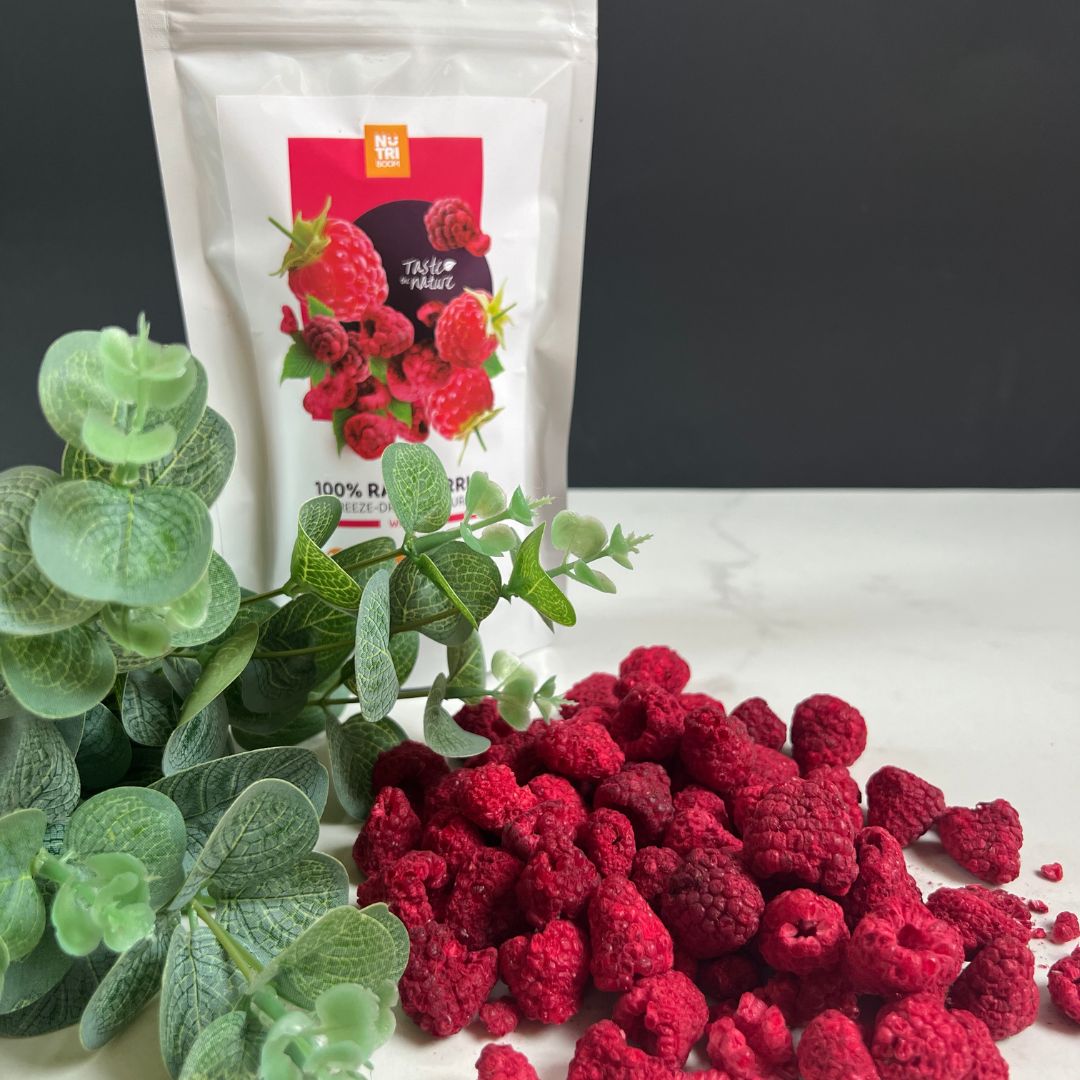 raspberries-freeze-dried-nutriboom-healthy-snacks-natural-treats-sweets-office-tasty-crunchy-on-the-go-sustainable-clean-label-whole-foods-fruits-1