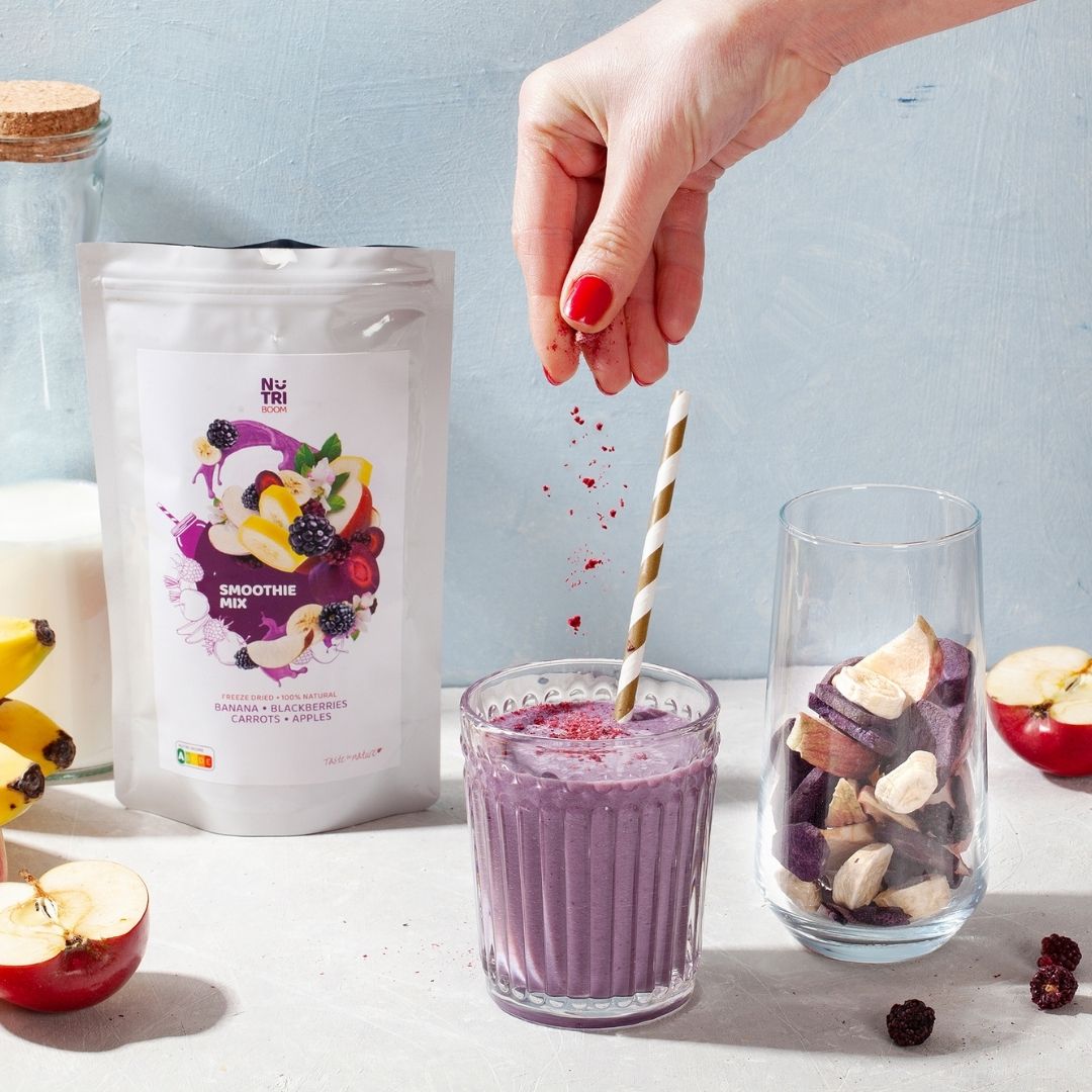 smoothie-blend-power-up-from-freeze-dried-bananas-dark-purple-carrots-apples-blackberries-nutriboom-healthy-tasty-weight-loss-natural-clean-label3