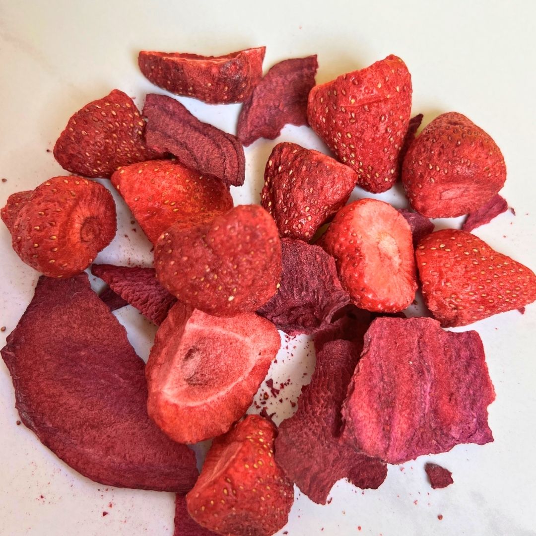 smoothie-blend-red-queen-from-freeze-dried-strawberries-beetroots-healthy-tasty-weight-loss-natural-clean-label11