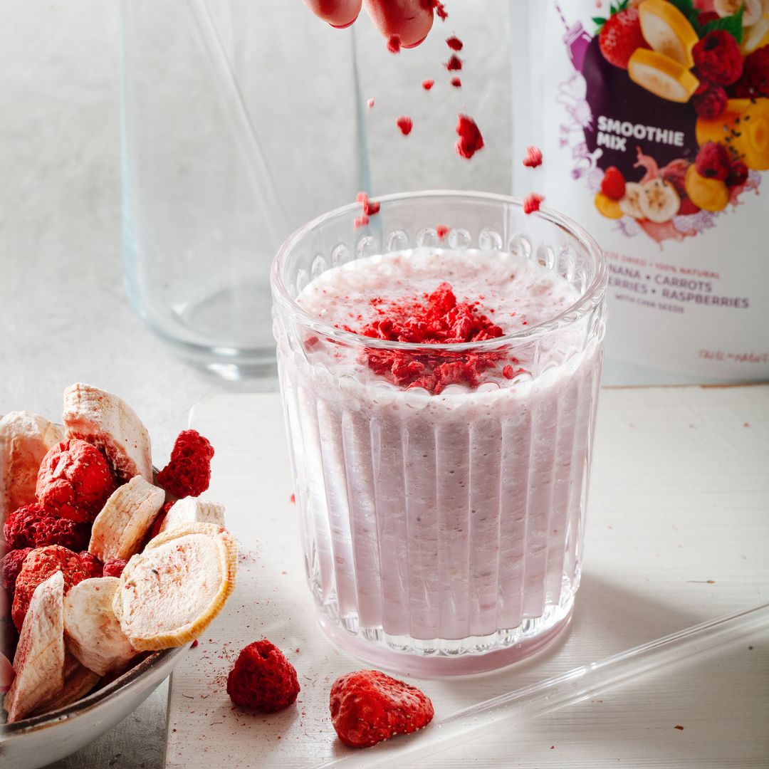 smoothie-blend-shape-up-from-freeze-dried-bananas-yellow-carrots-raspberries-strawberries-chia-seeds-nutriboom-healthy-tasty-weight-loss-natural-clean-label1