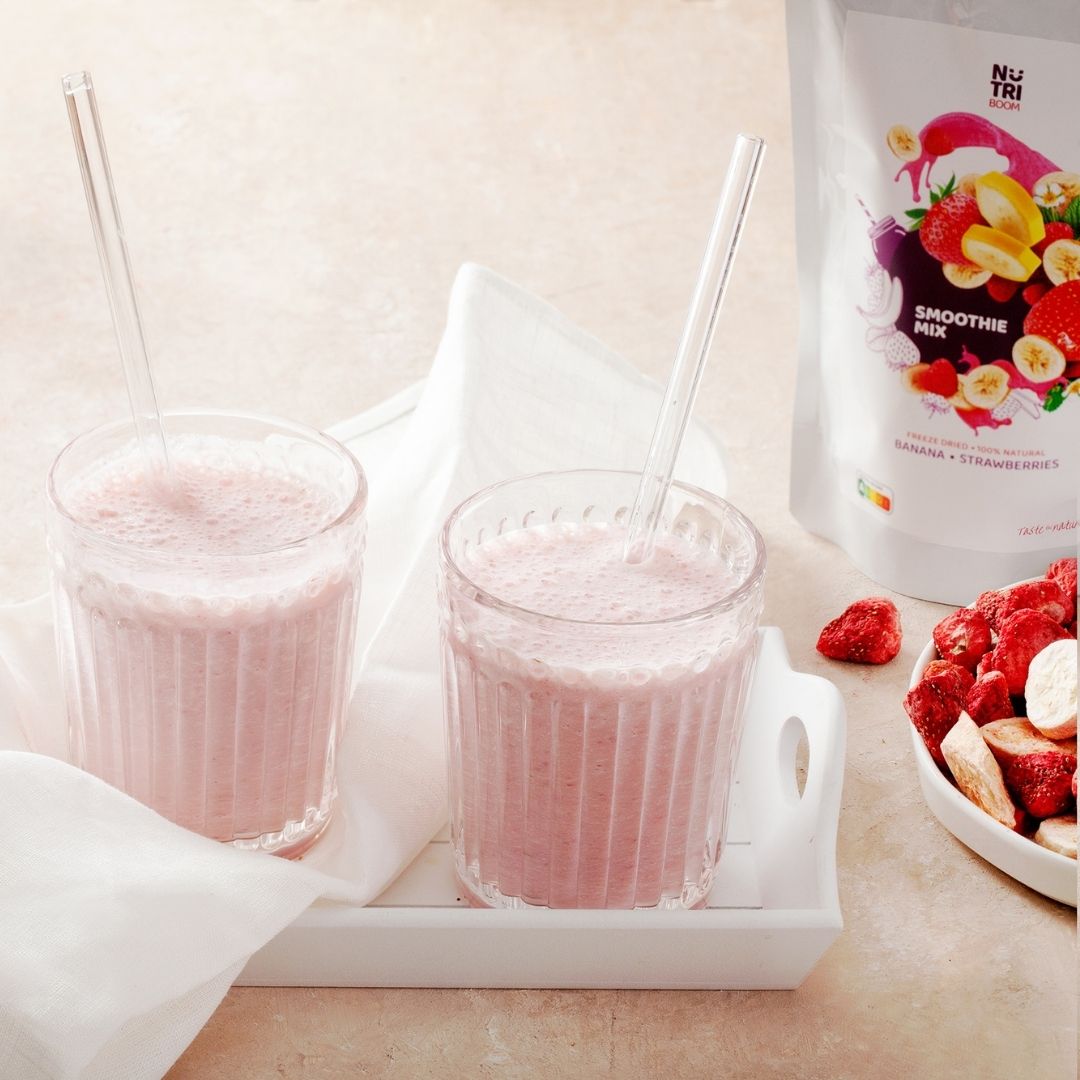 smoothie-blend-yummy-from-freeze-dried-bananas-strawberries-nutriboom-healthy-tasty-weight-loss-natural-clean-label11