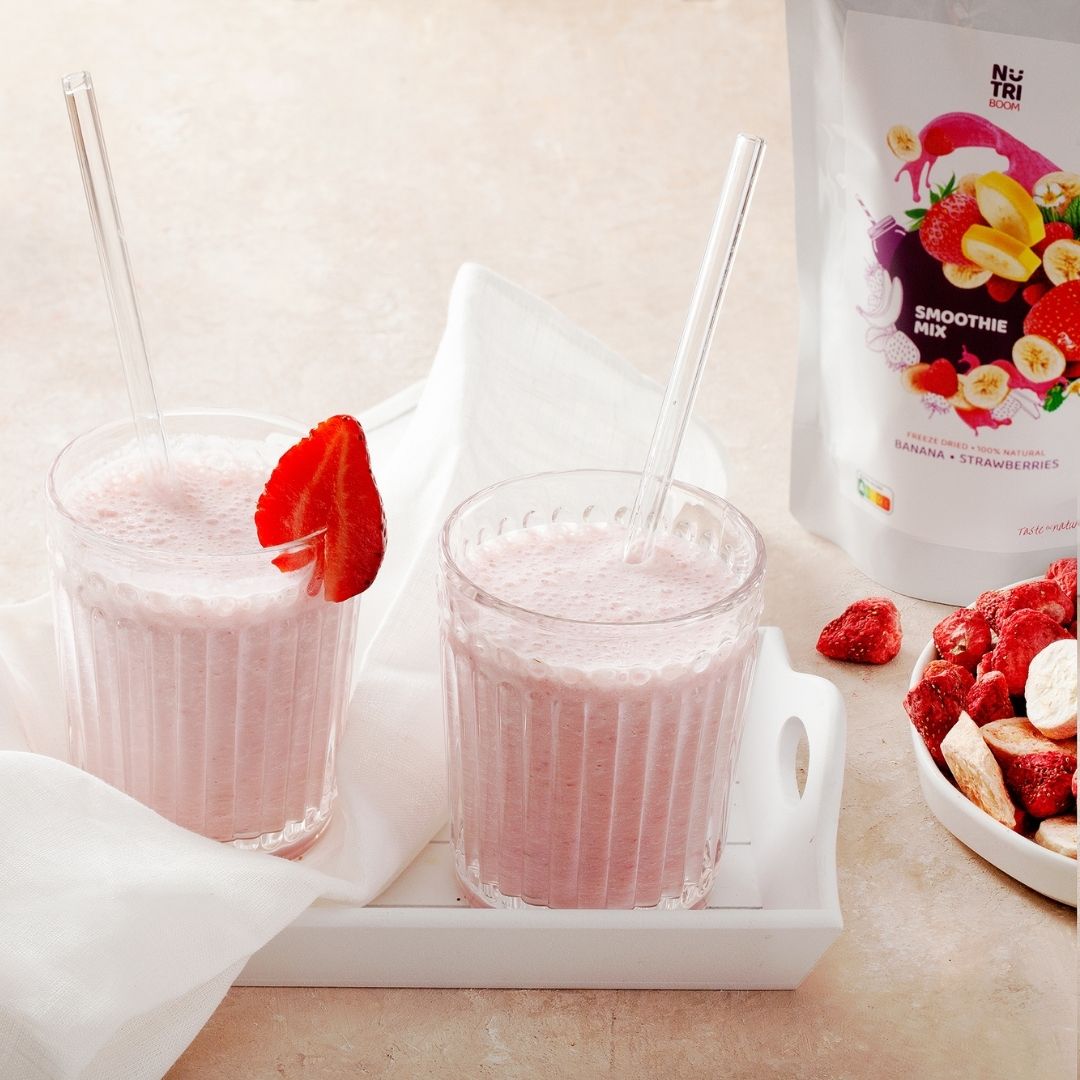 smoothie-blend-yummy-from-freeze-dried-bananas-strawberries-nutriboom-healthy-tasty-weight-loss-natural-clean-label11