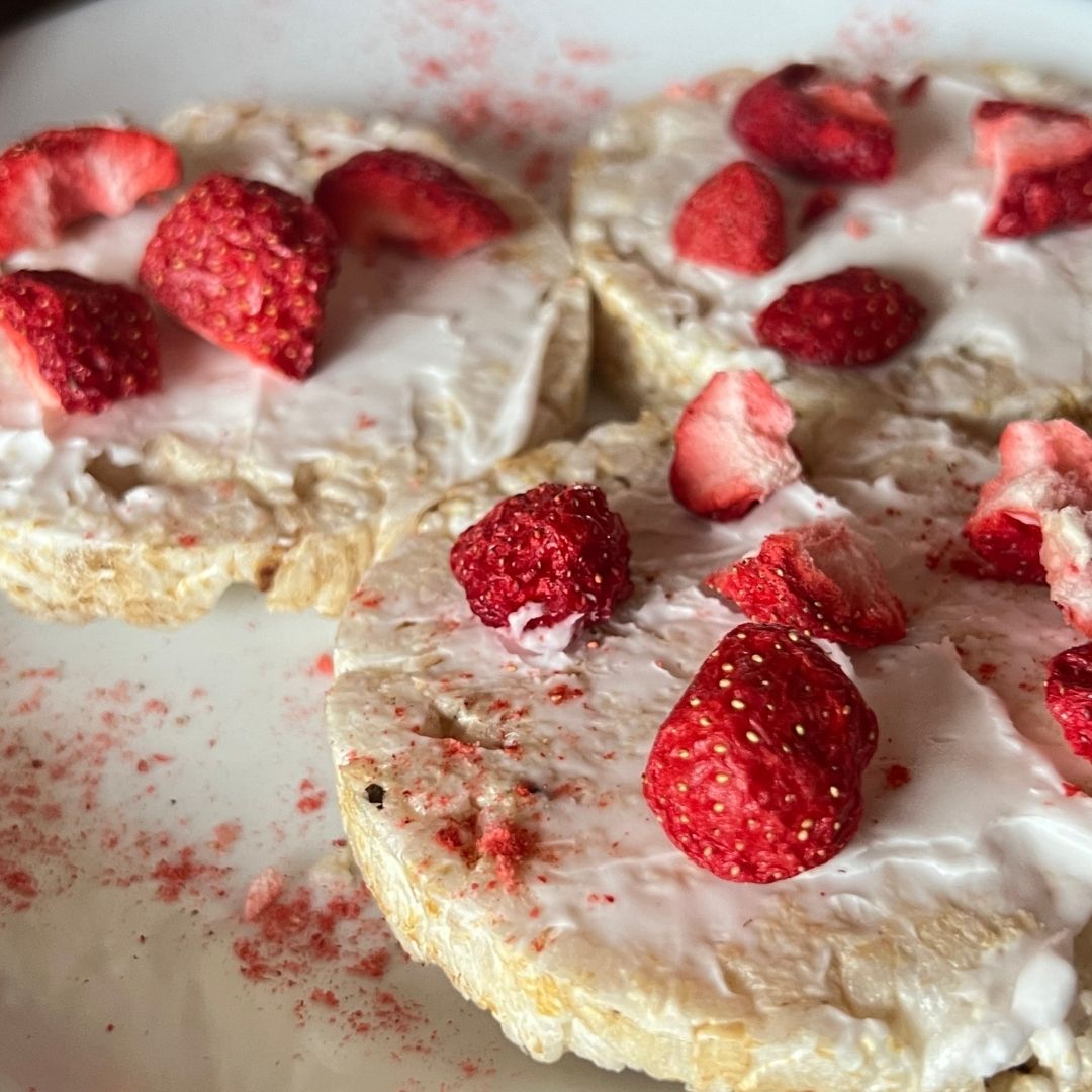 strawberries-strawberry-freeze-dried-nutriboom-snack-healthy-100-natural-no-added-sugar-percet-treat-gift-add-to-muesli-yoghurt-smoothie-water-decorate-cakes-muffins-bakery-confection